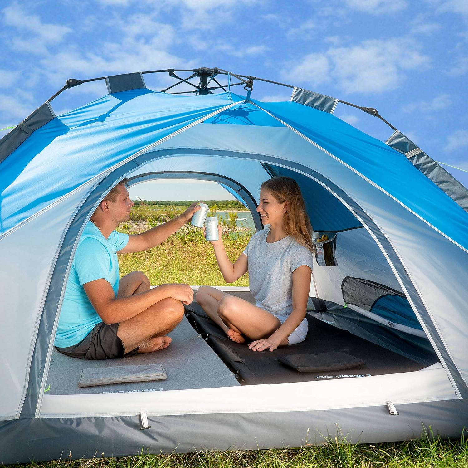 Pop Up Tent Family Camping Tent for 4 Person Portable Instant Tent Automatic Tent Waterproof Windproof for Camping Hiking Mountaineering